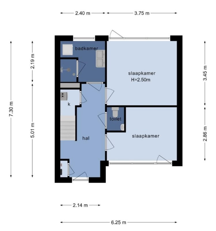 Plattegrond begane grond met hal, twee slaapkamers, badkamer en toilet